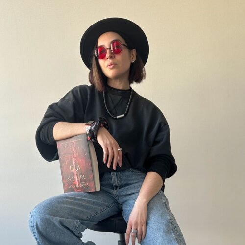 Lucy Mayora presenta su primer libro, Era de Sangre, una nueva visión del mundo vampírico en un escenario futurista