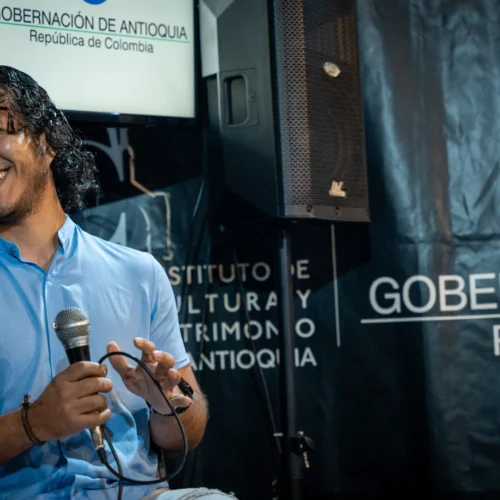 Jeison de Jesús Martínez Rodríguez transforma el dolor en conciencia a través de la literatura