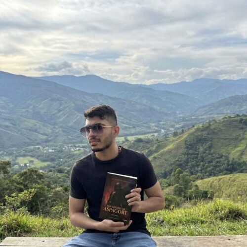 Nicolás Aguilera Cardona consolida su debut literario con una fantasía épica oscura de gran ambición narrativa