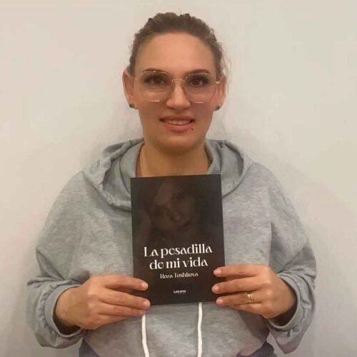 Roza Toshkova Raykova convierte el dolor en memoria escrita