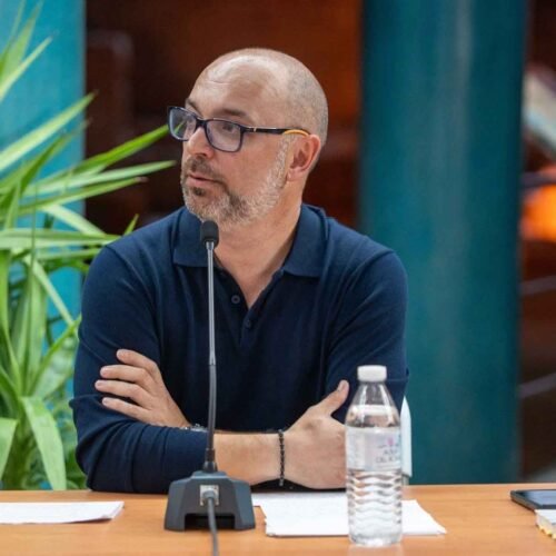 Félix Cuéllar irrumpe en el panorama literario con una mirada honesta y reflexiva sobre la existencia humana