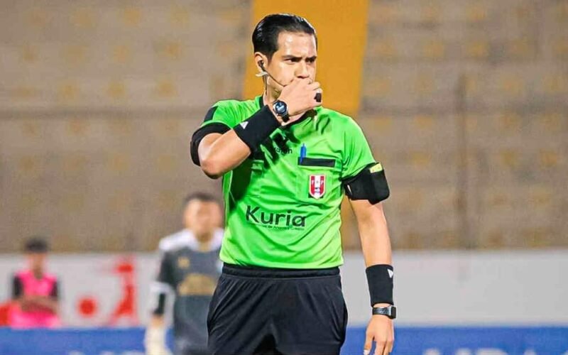 Jordy Espinoza conducirá el Clasico del sábado entre Universitario-Alianza Lima en el Monumental de Ate