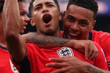 Inglaterra venció a Panamá 2-0 con goles de Bellingham y Kane, clasificando como líder del Grupo “L”