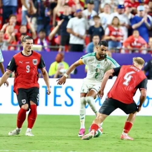 Austria y Argelia empataron 3-3 y ambos clasificaron a los dieciseisavos de final