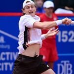 Ignacio Buse no pudo esta vez con Tsitsipas y fue eliminado del ATP 250 de Gstaad