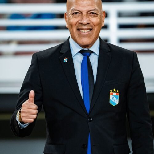 Roberto Mosquera: «Vamos con mucha ilusión a buscar el pase a octavos ante Bragantino»