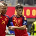 España goleó a Austria 3-0 y pasó a octavos de final, en que medirá a Portugal o Croacia