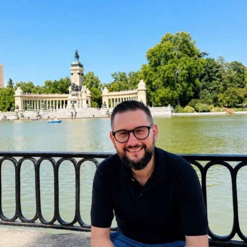 CHRISTIAN YAÑEZ REVOLUCIONA LA UCRONÍA HISTÓRICA CON SU NOVELA ‘CUANDO CAIGA EL MURO’