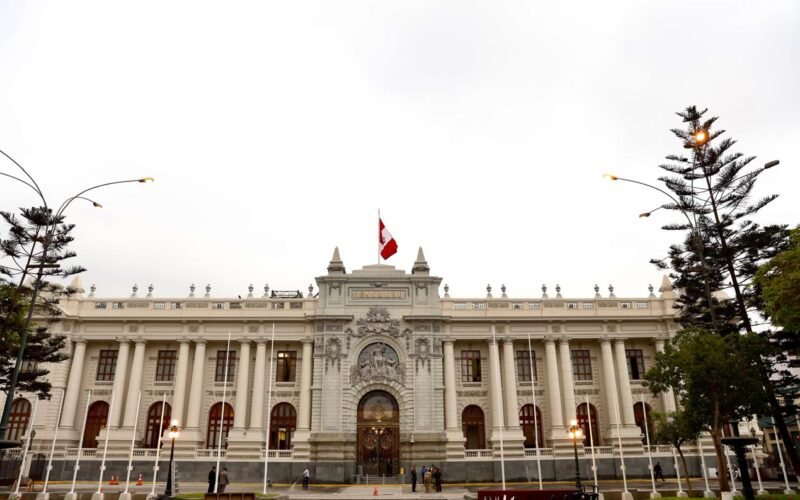 Senadores y diputados eligen este domingo a los integrantes de sus mesas directivas
