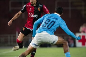 FBC Melgar venció a Cristal 2-1 en Arequipa y con ello alcanzó a la «U» en la cima del Clausura
