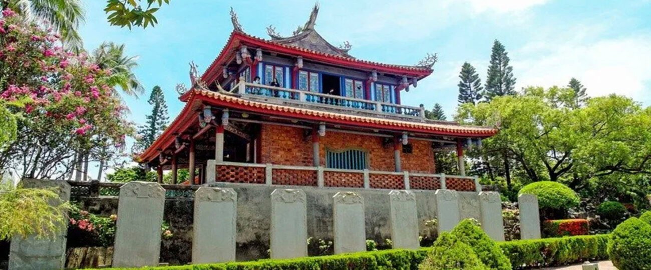 Galletas, dulces y plátanos: la curiosa ofrenda de los templos de Tainan