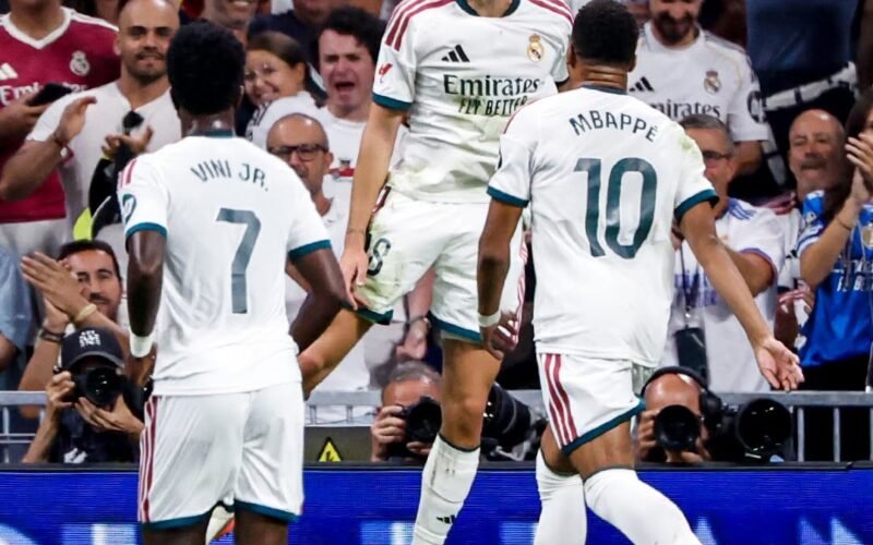 Real Madrid goleó al Rayo Vallecano 4-1 y alcanzó en la cima al Barcelona en la Liga de España