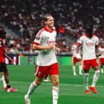 Benfica ganó de visitante al AC Milán 2-0 en inicio de la Europa League