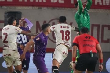 Universitario no pudo con Comerciantes Unidos empatando 2-2 y es líder por ahora del Clausura